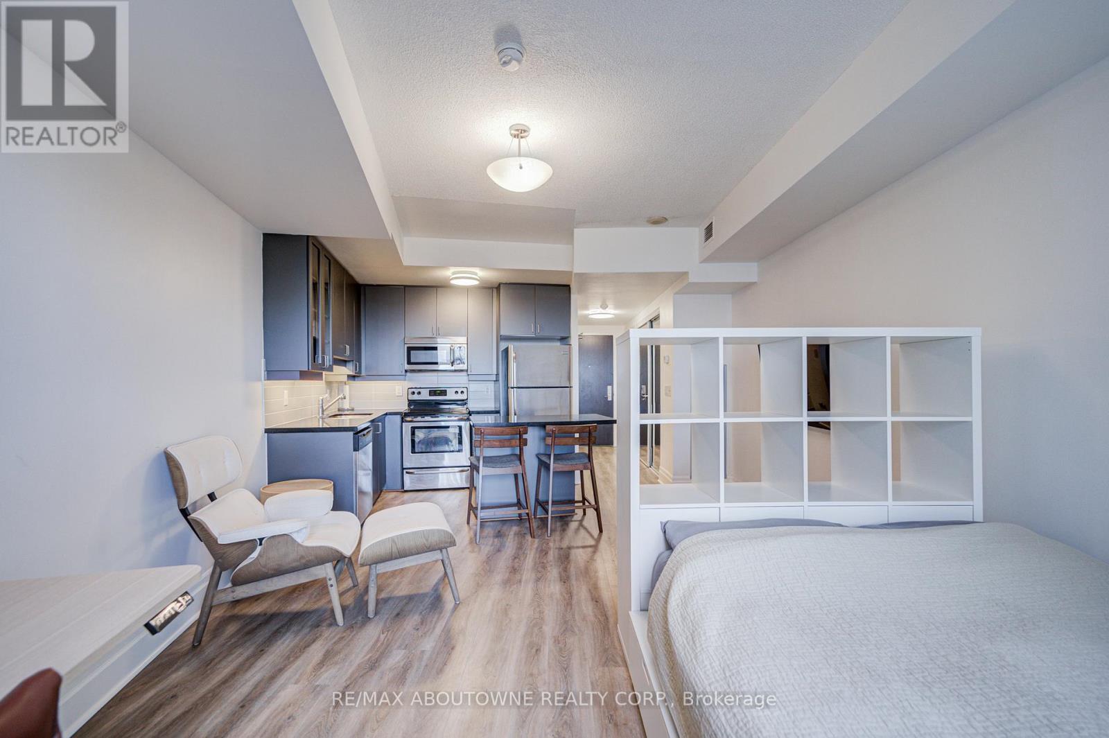 609 - 151 Upper Duke Crescent, Markham, ON - Indoor