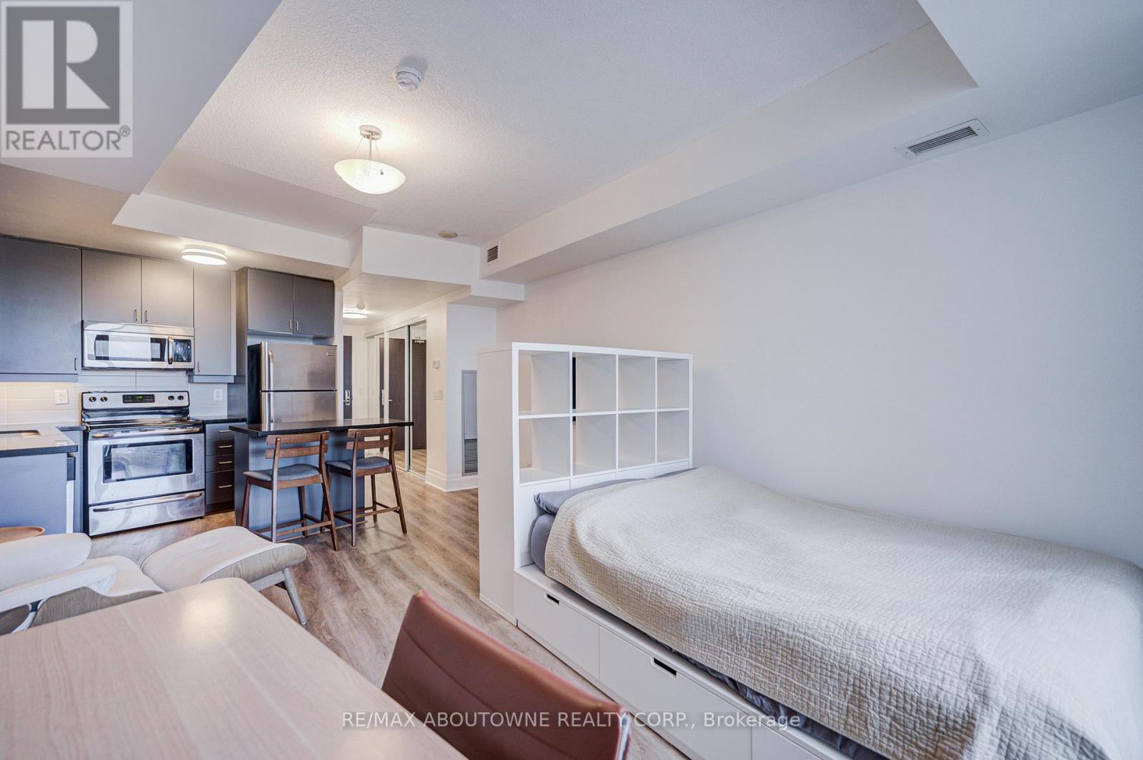 609 - 151 Upper Duke Crescent, Markham, ON - Indoor