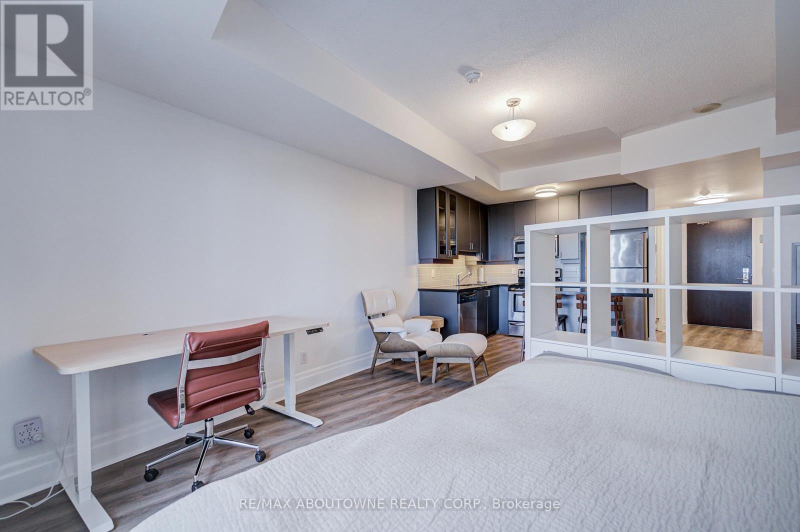 609 - 151 Upper Duke Crescent, Markham, ON - Indoor