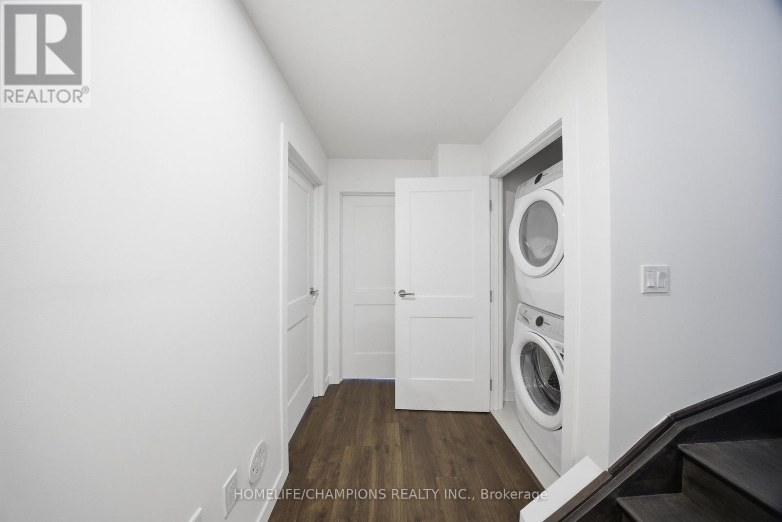 14 - 3175 Denison St Street, Markham, ON - Indoor Photo Showing Laundry Room