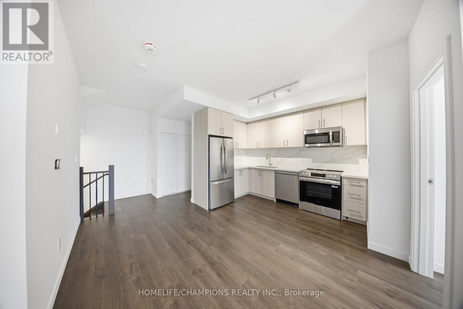 14 - 3175 Denison St Street, Markham, ON - Indoor Photo Showing Kitchen