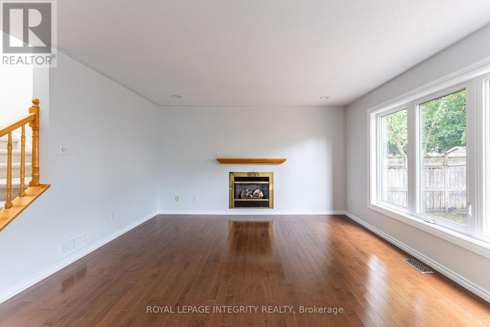 71 Appledale Drive, Ottawa, ON - Indoor Photo Showing Living Room With Fireplace
