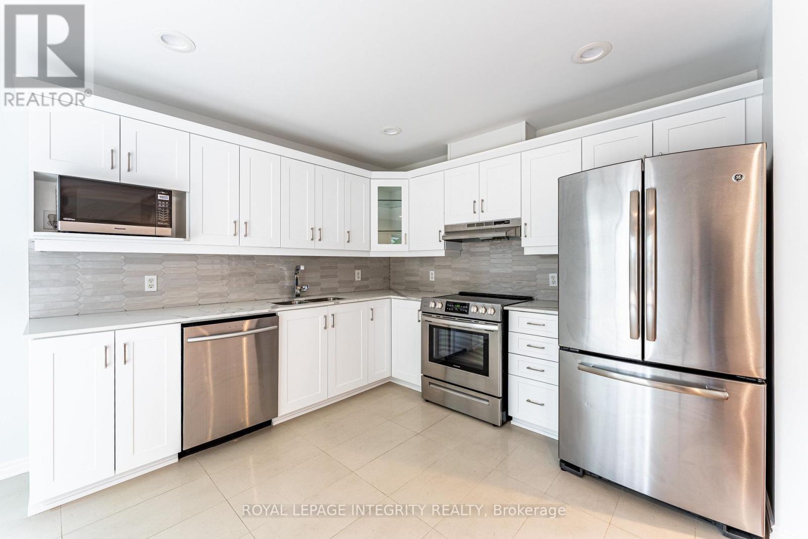 71 Appledale Drive, Ottawa, ON - Indoor Photo Showing Kitchen