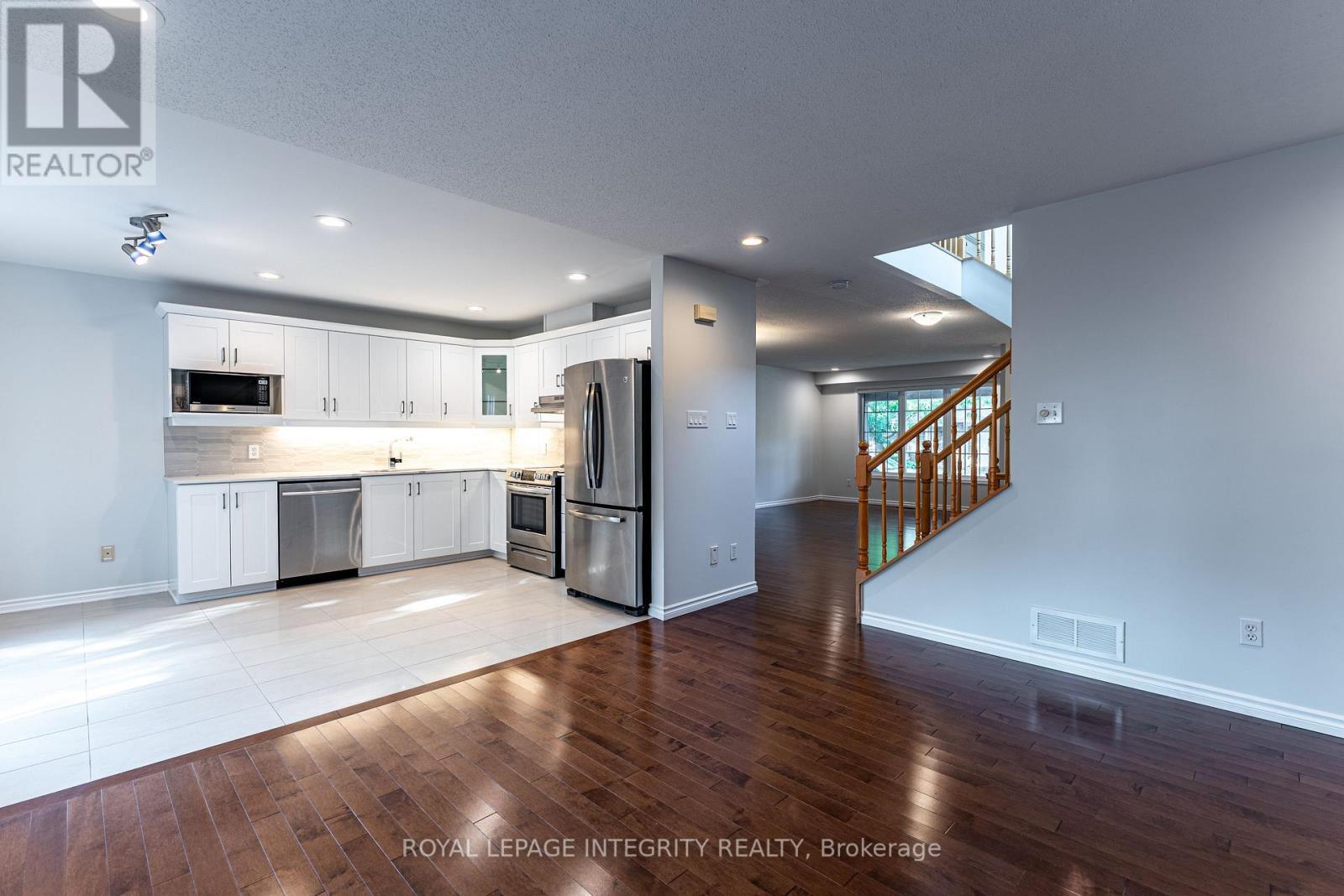 71 Appledale Drive, Ottawa, ON - Indoor Photo Showing Kitchen