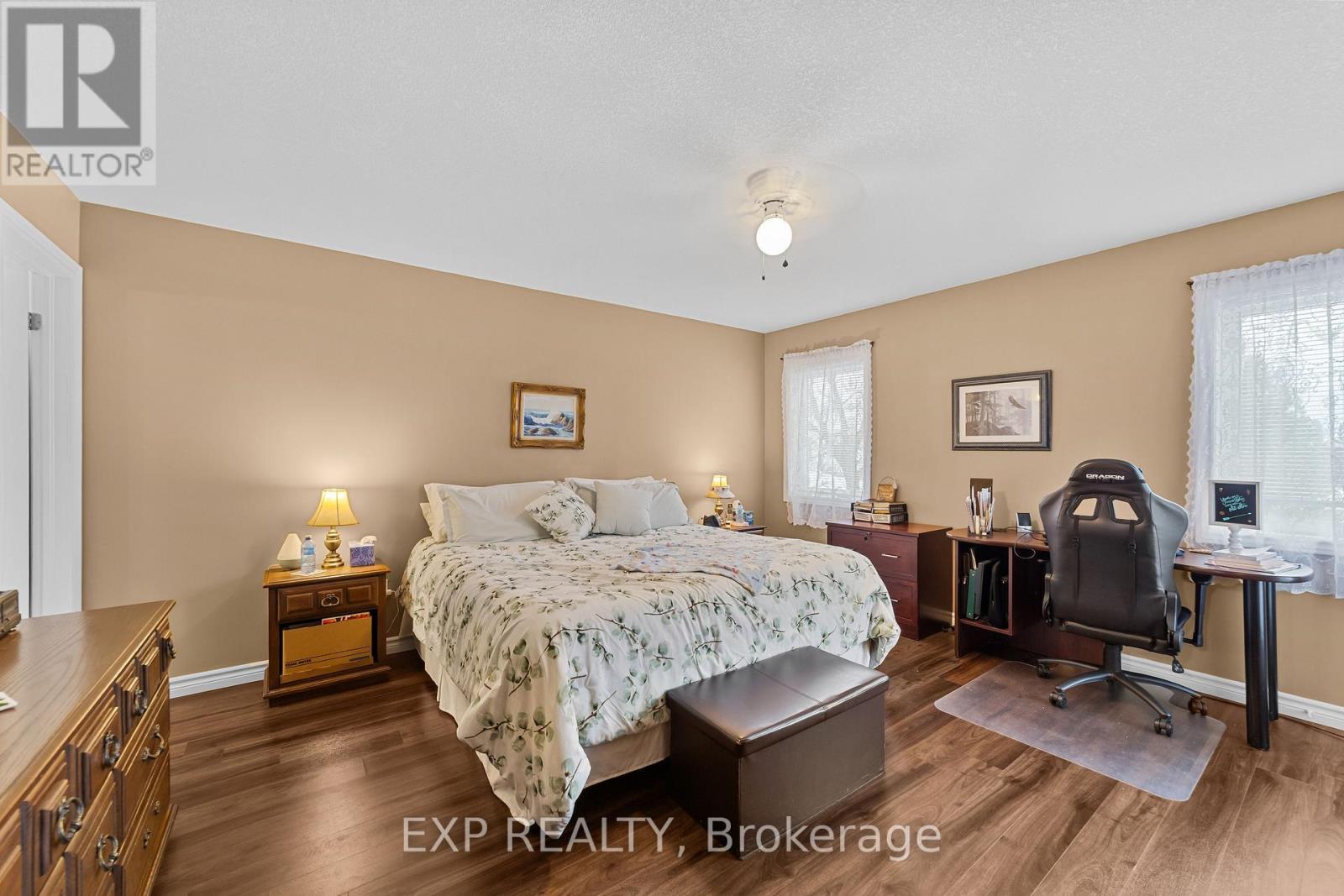 298 John Street, Warwick (Watford), ON - Indoor Photo Showing Bedroom