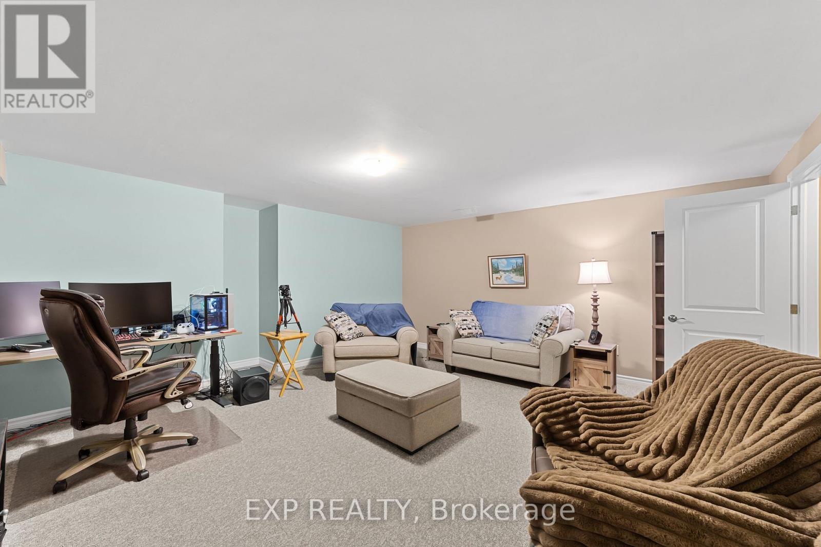 298 John Street, Warwick (Watford), ON - Indoor