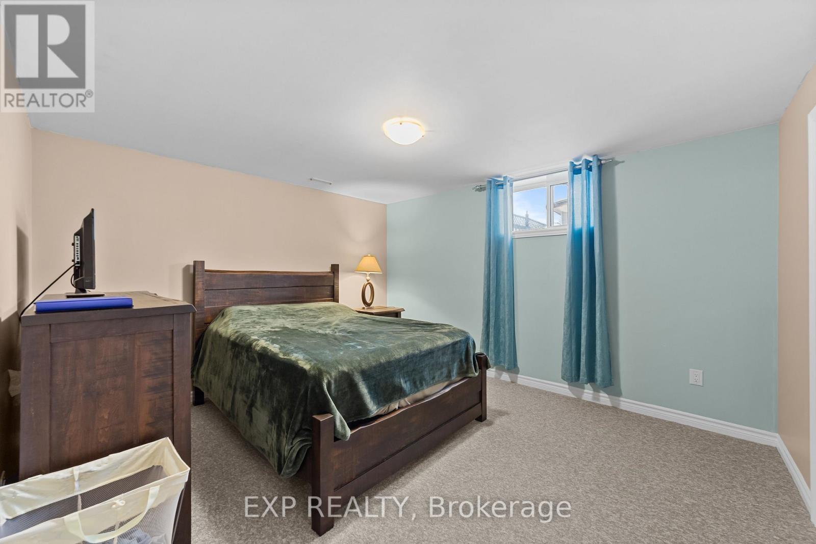 298 John Street, Warwick (Watford), ON - Indoor Photo Showing Bedroom