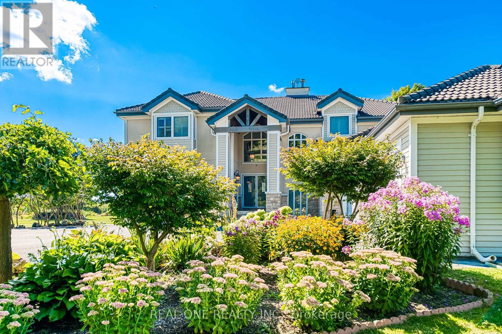 2477 Hornes Road, East Gwillimbury, ON - Outdoor