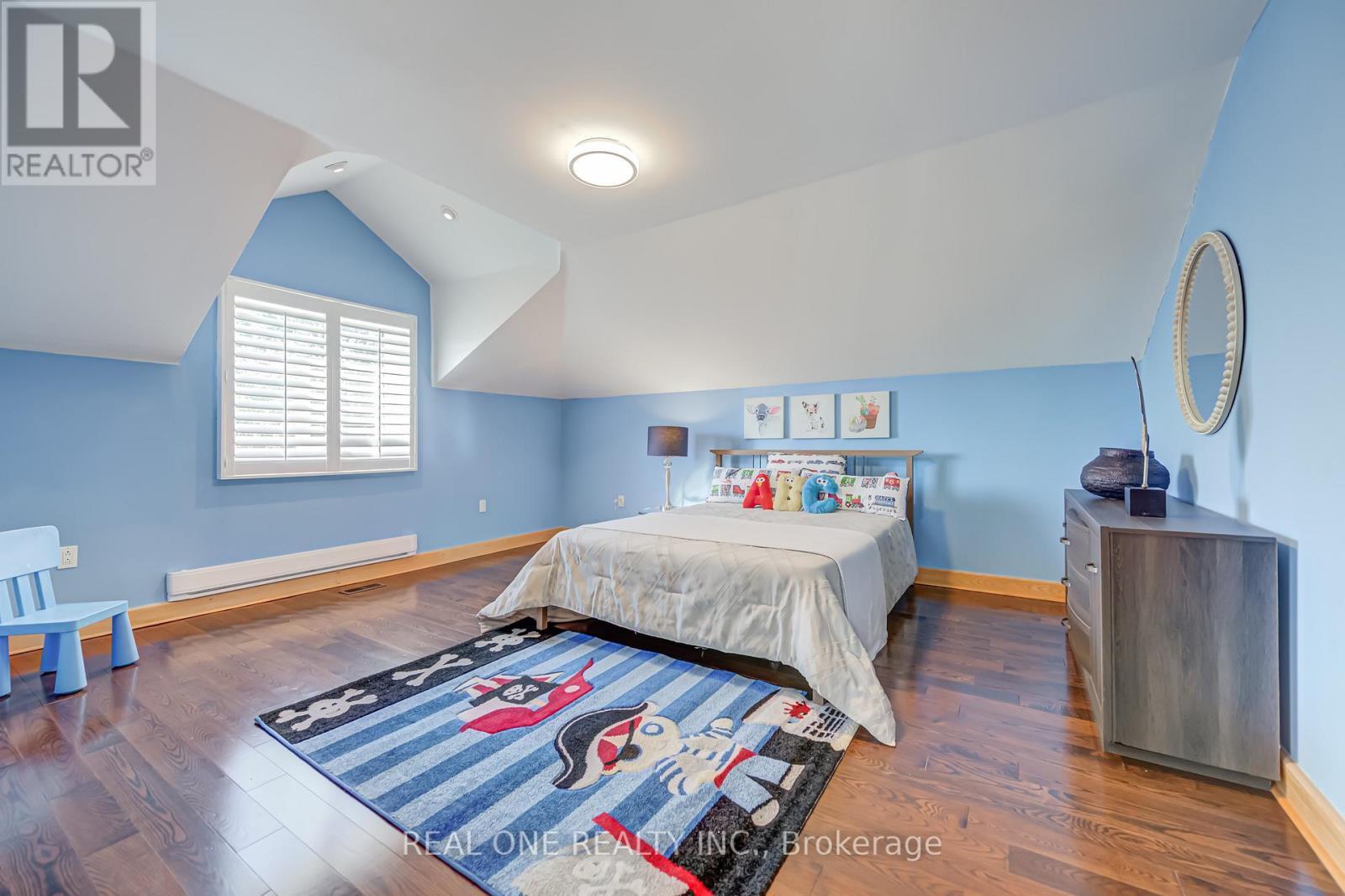 2477 Hornes Road, East Gwillimbury, ON - Indoor Photo Showing Bedroom