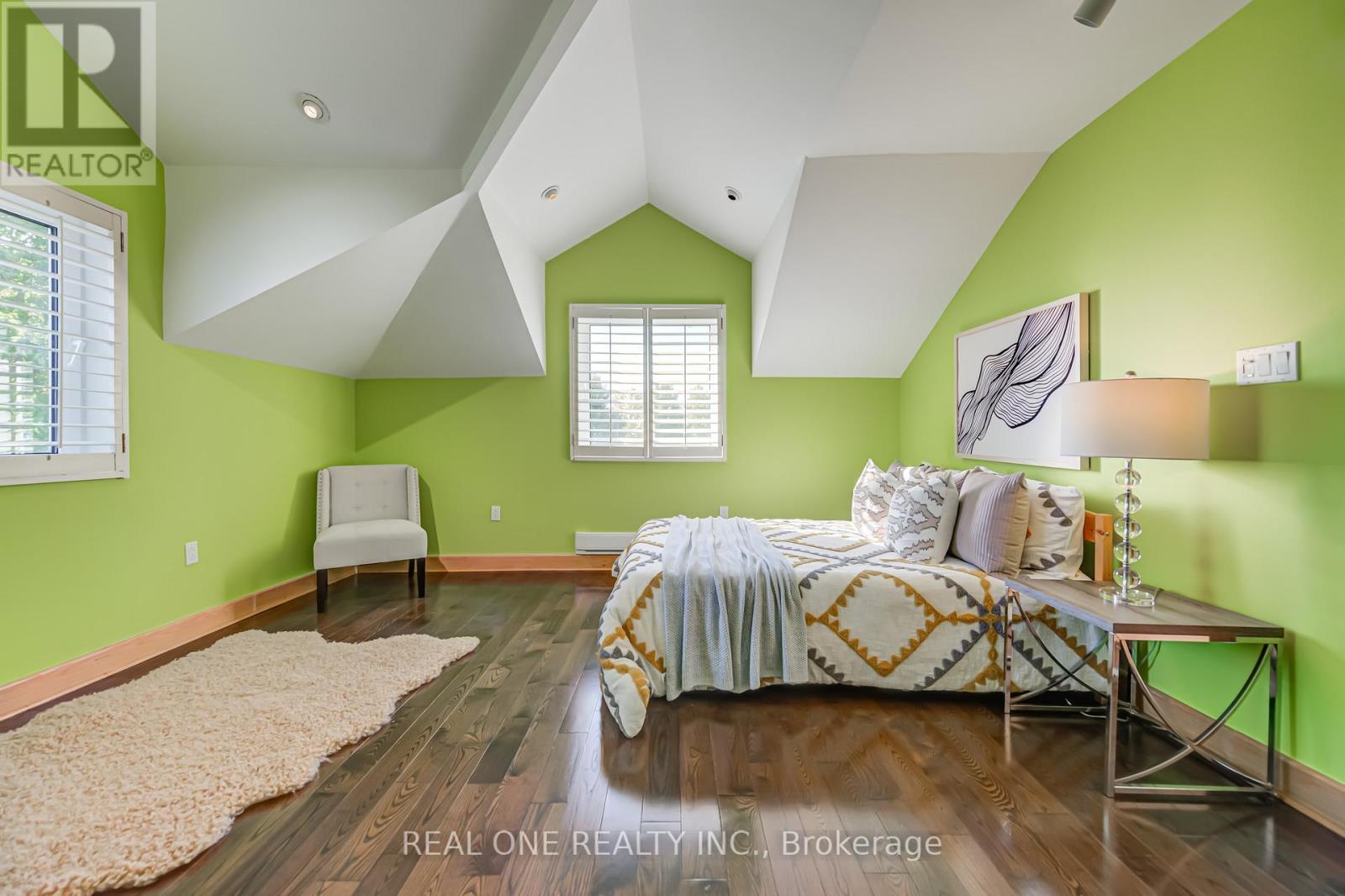 2477 Hornes Road, East Gwillimbury, ON - Indoor Photo Showing Bedroom