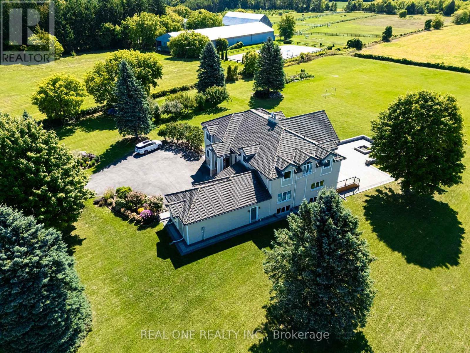 2477 Hornes Road, East Gwillimbury, ON - Outdoor