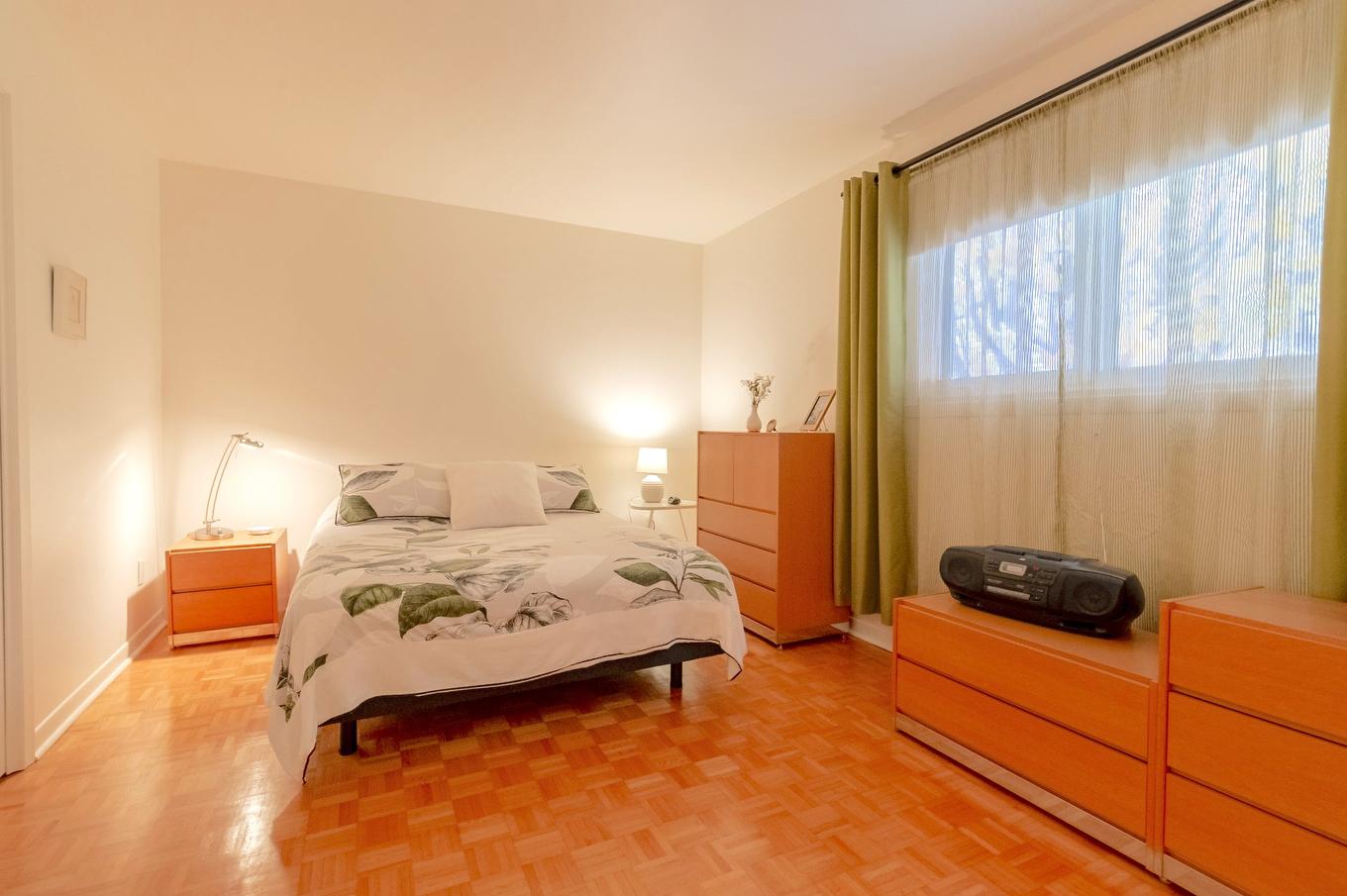 Primary bedroom - 3580 Rue Boulay, Brossard, QC - Indoor Photo Showing Bedroom