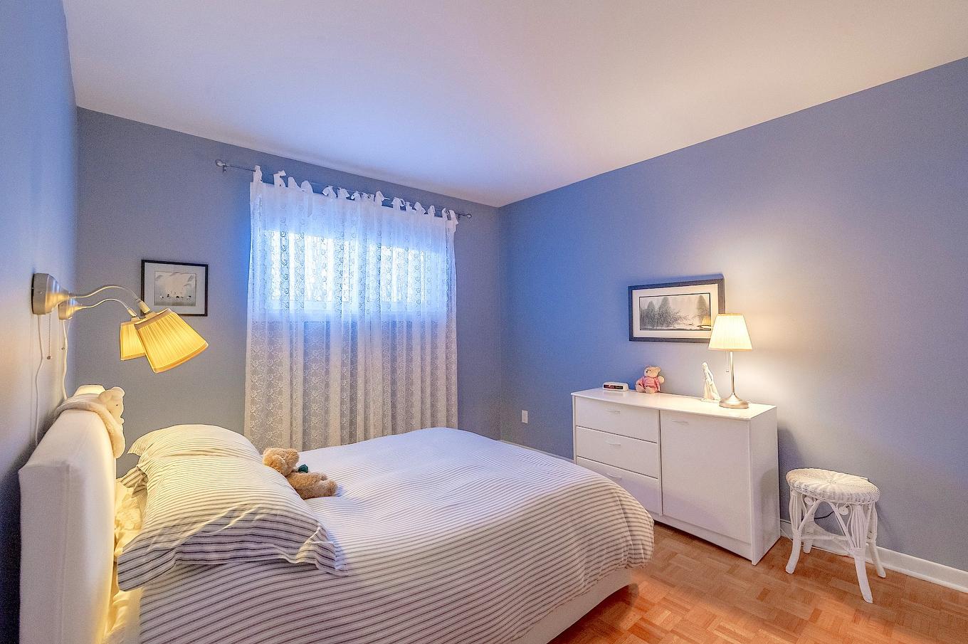 Bedroom - 3580 Rue Boulay, Brossard, QC - Indoor Photo Showing Bedroom