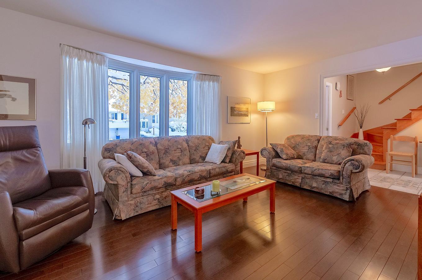 Living room - 3580 Rue Boulay, Brossard, QC - Indoor Photo Showing Living Room