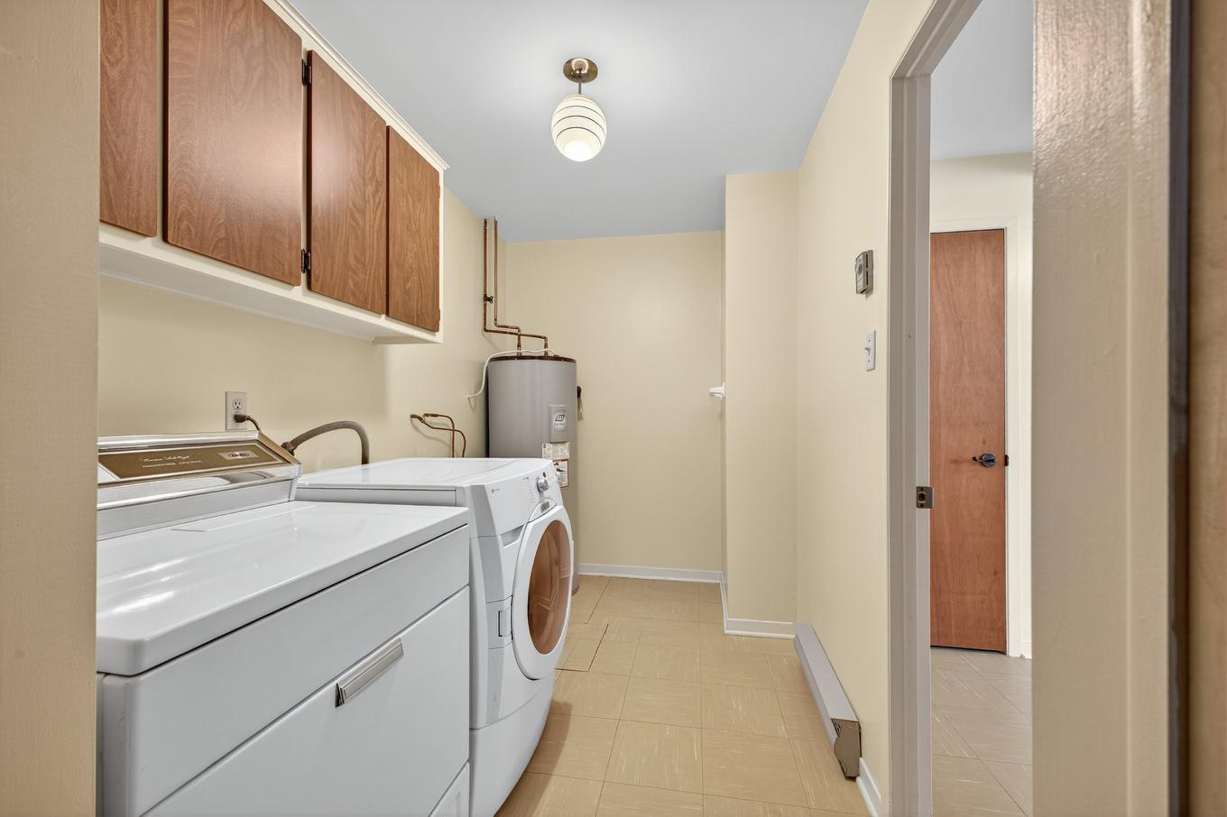 Salle de lavage - 7745 Boul. Gouin O., Montréal (Ahuntsic-Cartierville), QC - Indoor Photo Showing Laundry Room