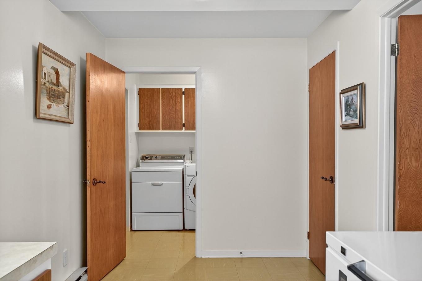 Cuisine - 7745 Boul. Gouin O., Montréal (Ahuntsic-Cartierville), QC - Indoor Photo Showing Laundry Room