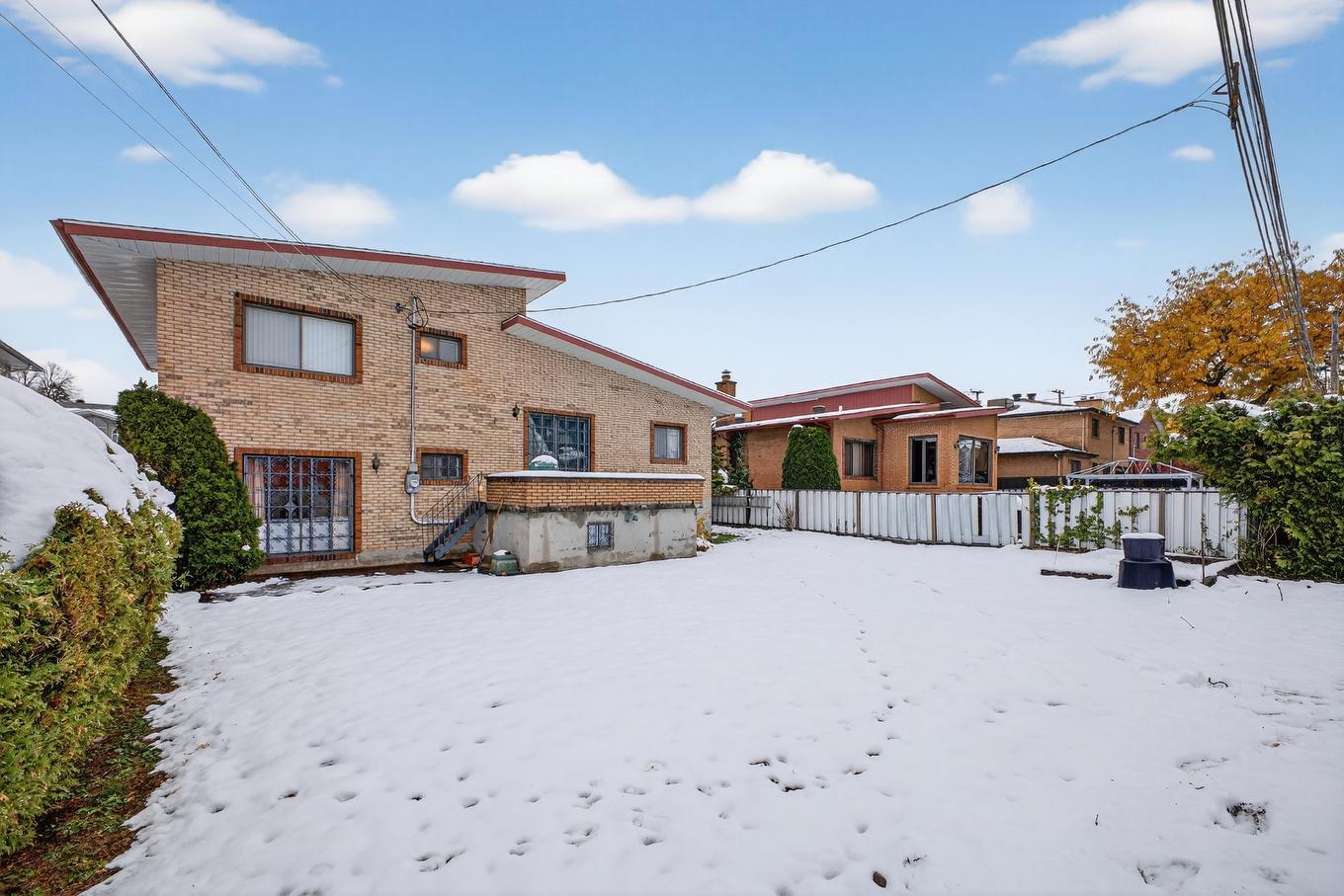 Cour - 7745 Boul. Gouin O., Montréal (Ahuntsic-Cartierville), QC - Outdoor