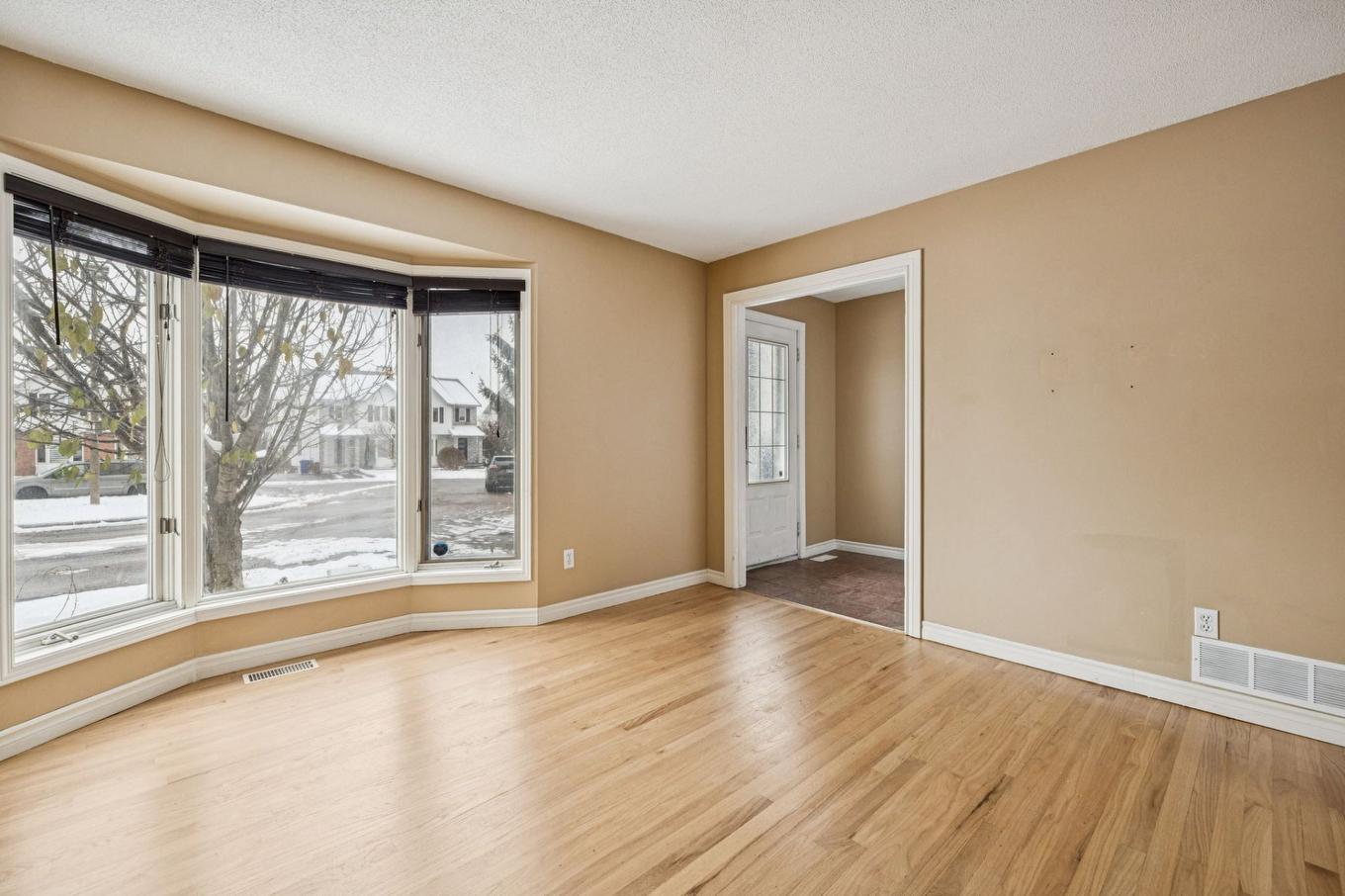 Living room - 64 Rue Mcelroy, Gatineau (Gatineau), QC - Indoor Photo Showing Other Room