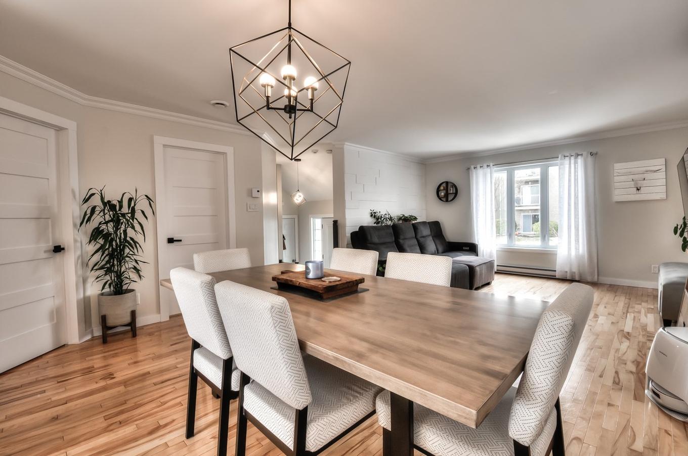 Dining room - 109 Rue Joseph-Charles-Coallier, Saint-Jean-Sur-Richelieu, QC - Indoor Photo Showing Dining Room