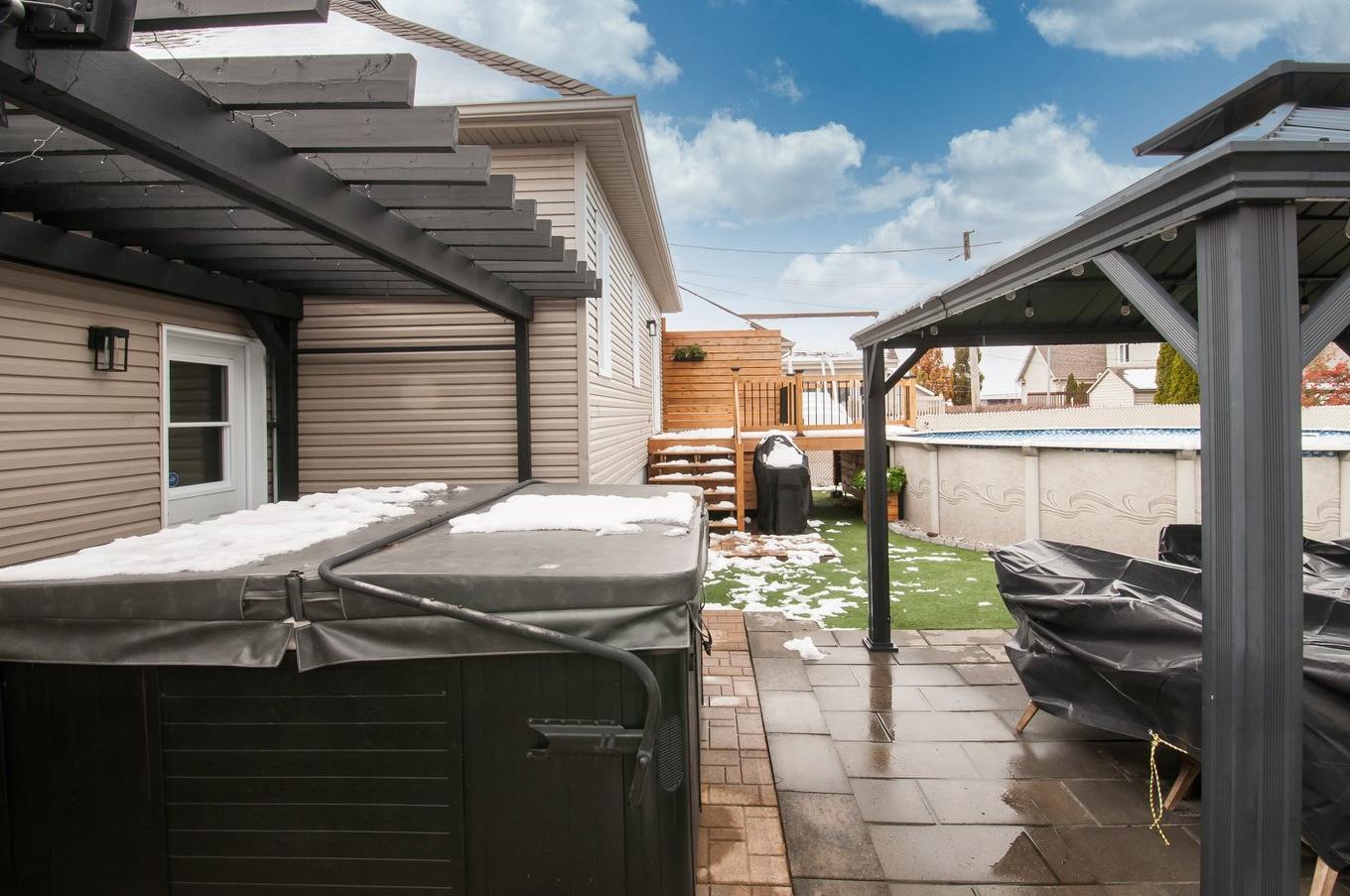 Backyard - 109 Rue Joseph-Charles-Coallier, Saint-Jean-Sur-Richelieu, QC - Outdoor With Exterior