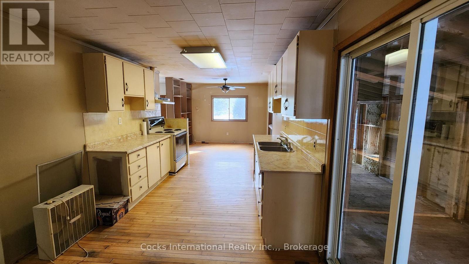 44 Expressway Road, Perry, ON - Indoor