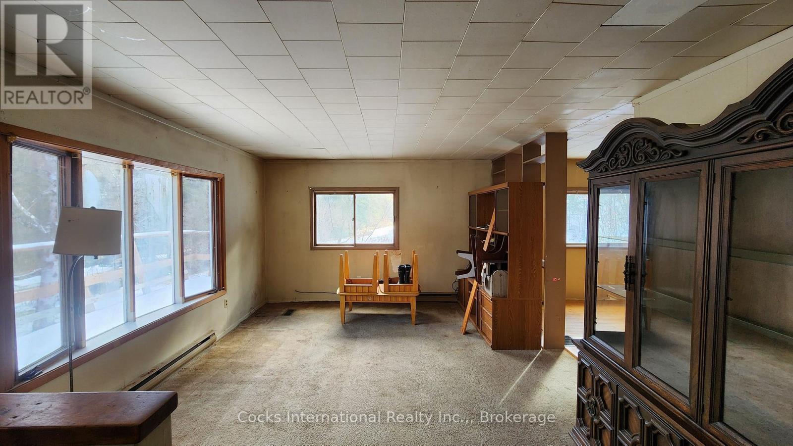 44 Expressway Road, Perry, ON - Indoor Photo Showing Other Room
