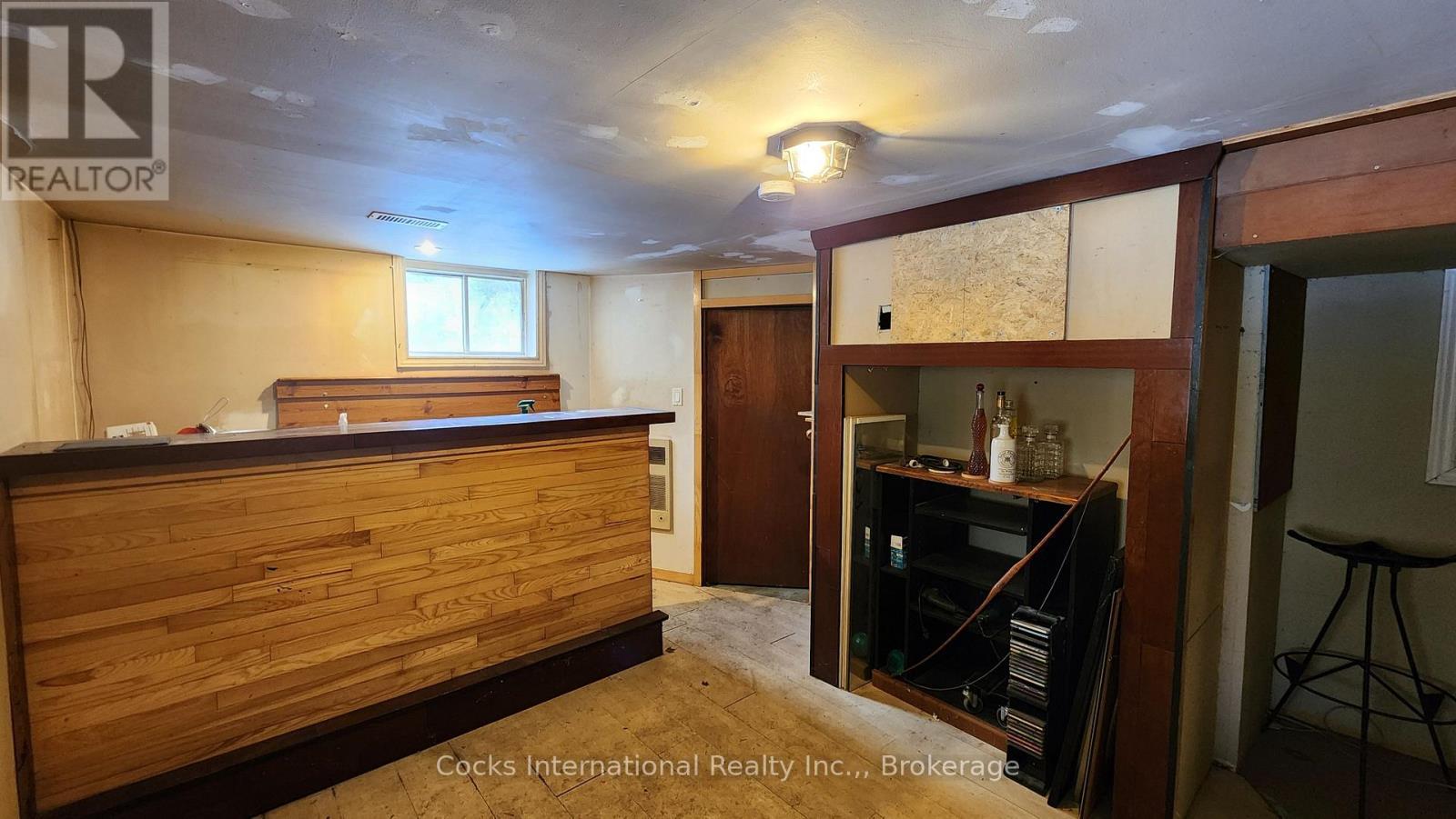 44 Expressway Road, Perry, ON - Indoor