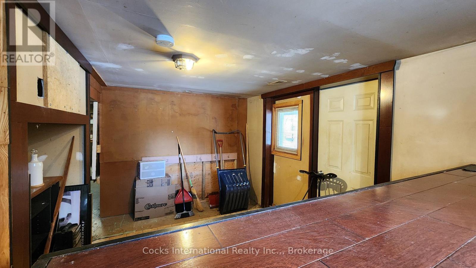 44 Expressway Road, Perry, ON - Indoor Photo Showing Other Room