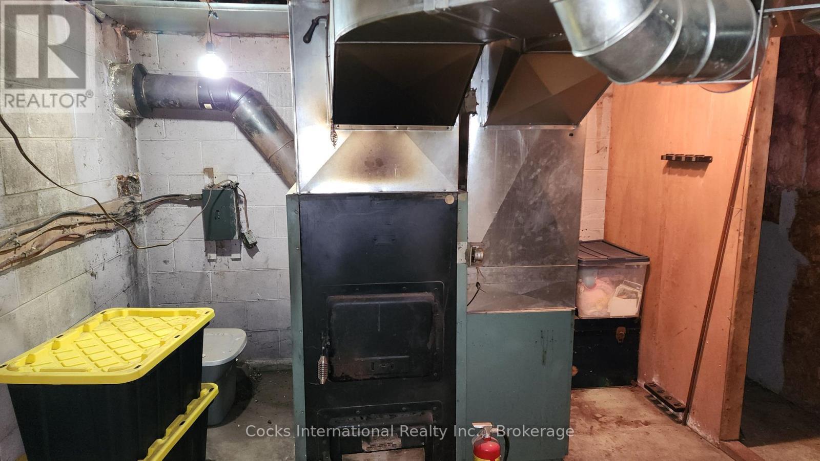 44 Expressway Road, Perry, ON - Indoor