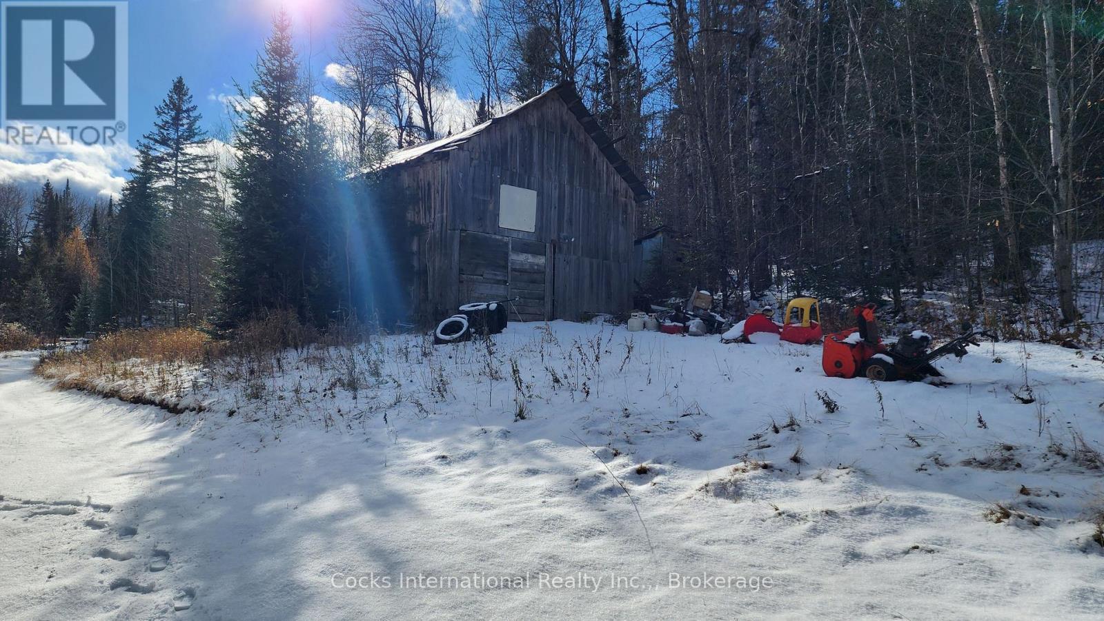 44 Expressway Road, Perry, ON - Outdoor