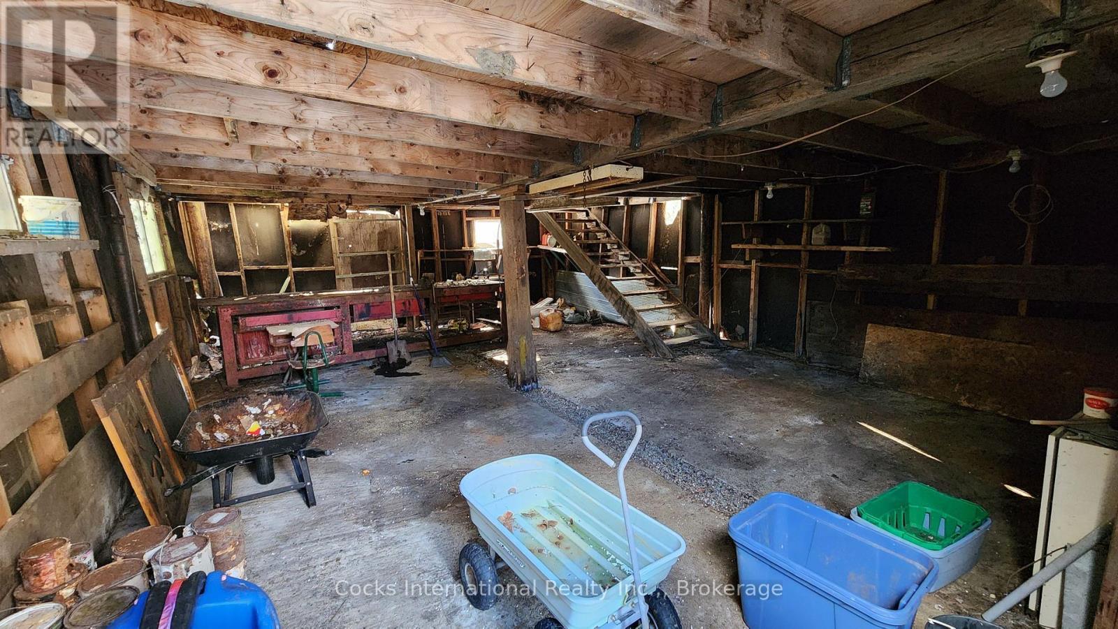 44 Expressway Road, Perry, ON - Indoor