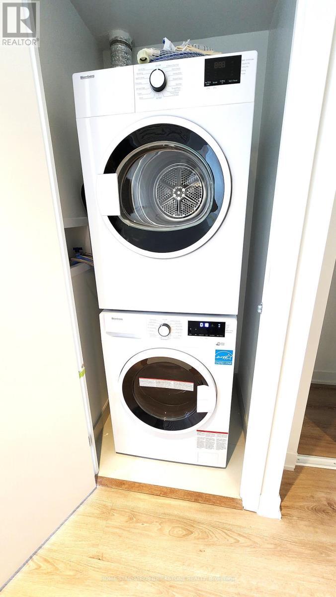 2712 - 319 Jarvis Street E, Toronto, ON - Indoor Photo Showing Laundry Room