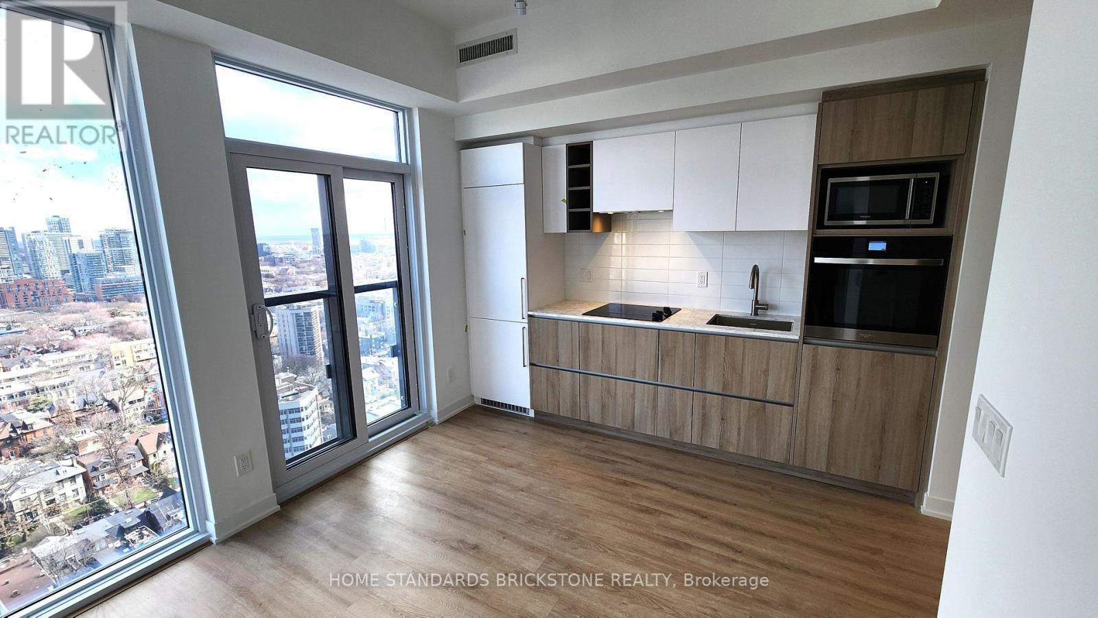 2712 - 319 Jarvis Street E, Toronto, ON - Indoor Photo Showing Kitchen