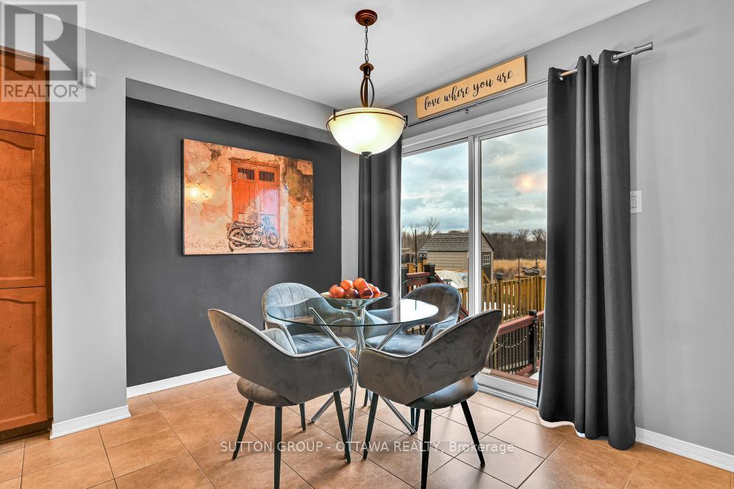 214 Trail Side Circle, Ottawa, ON - Indoor Photo Showing Dining Room