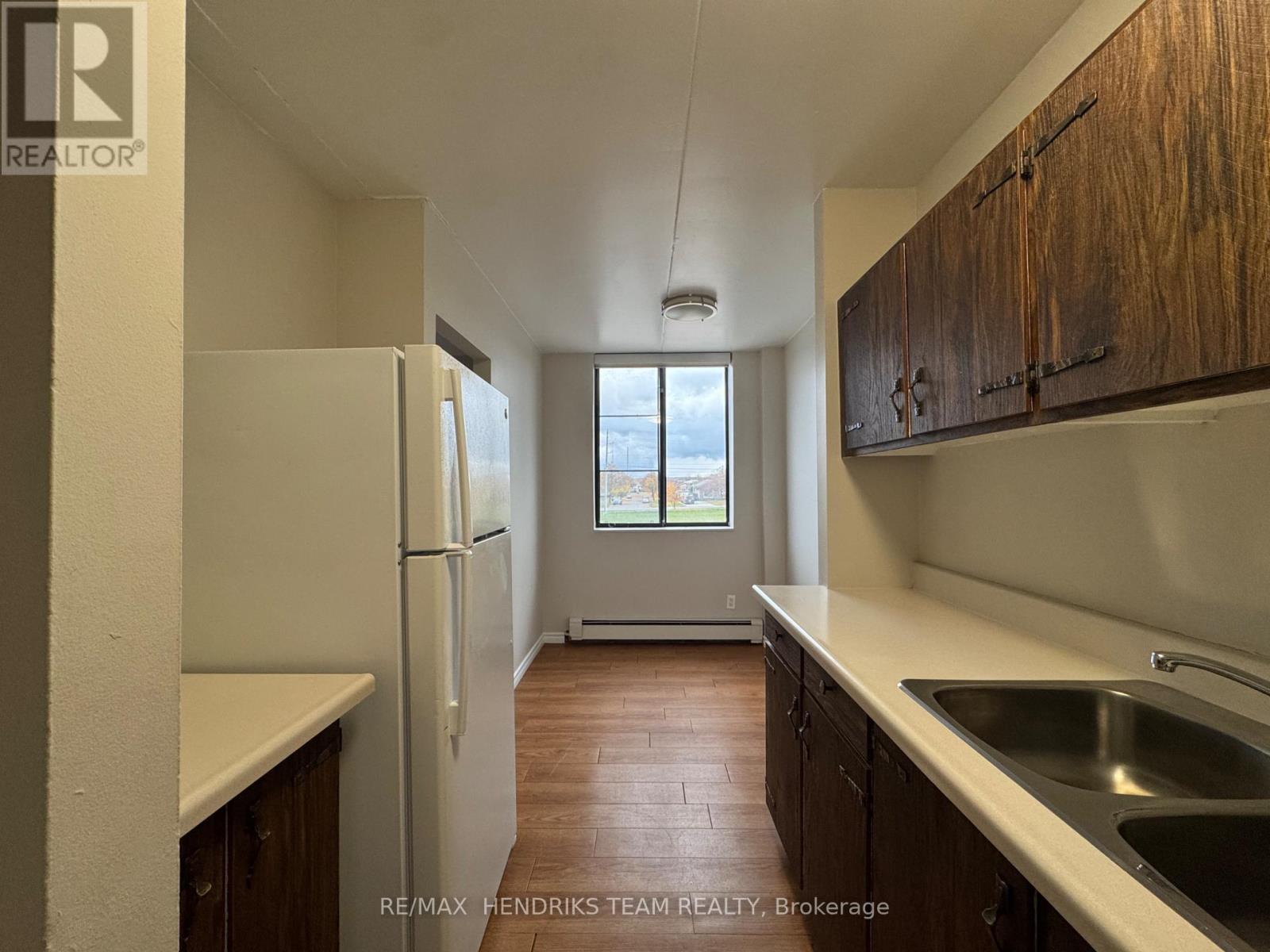B312 - 80 Rockwood Avenue, St. Catharines (Secord Woods), ON - Indoor Photo Showing Kitchen