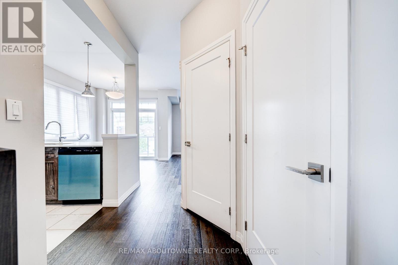 19 Ritchie Lane, Hamilton, ON - Indoor