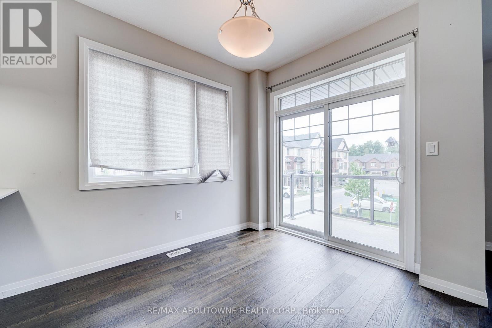 19 Ritchie Lane, Hamilton, ON - Indoor Photo Showing Other Room