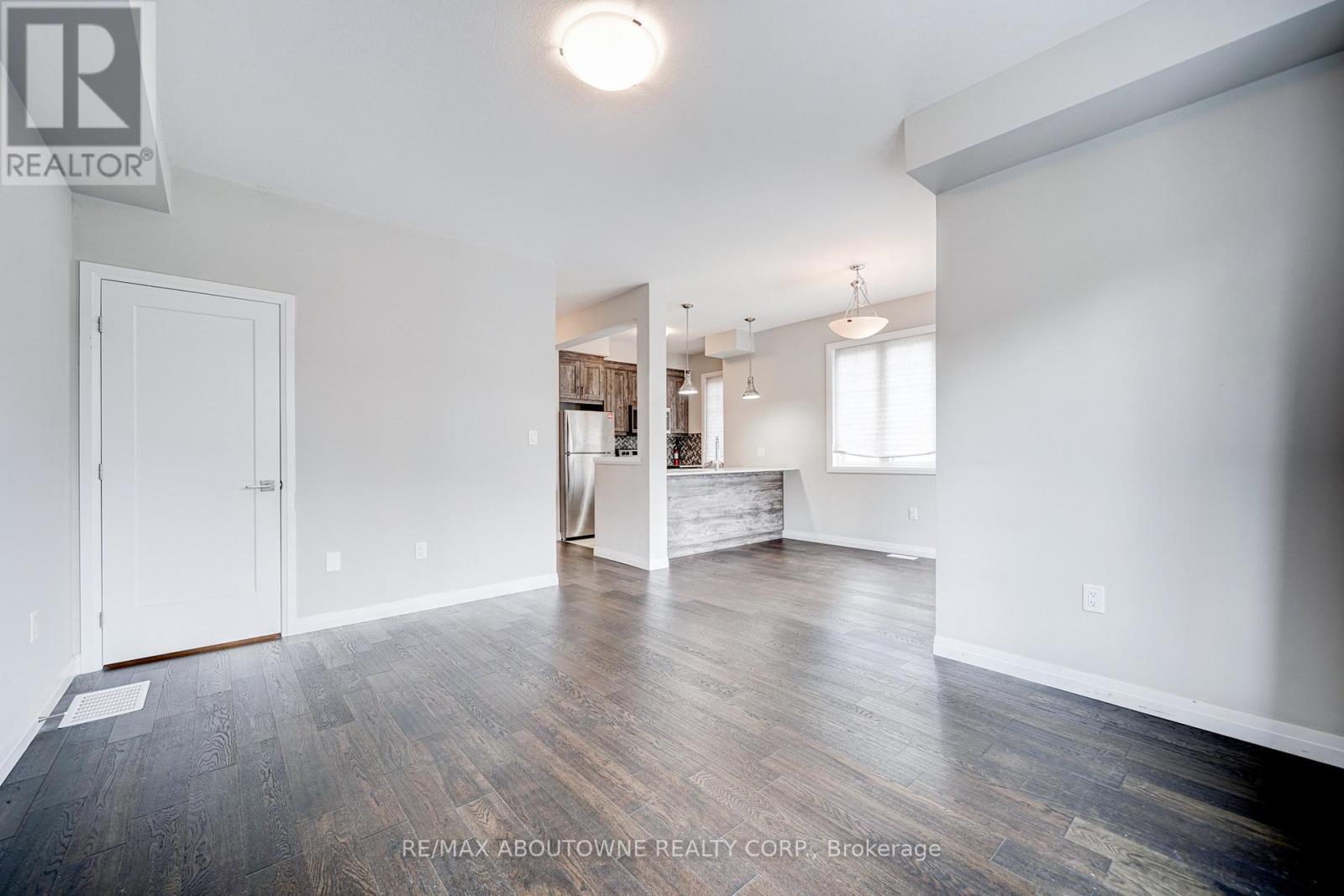 19 Ritchie Lane, Hamilton, ON - Indoor Photo Showing Other Room