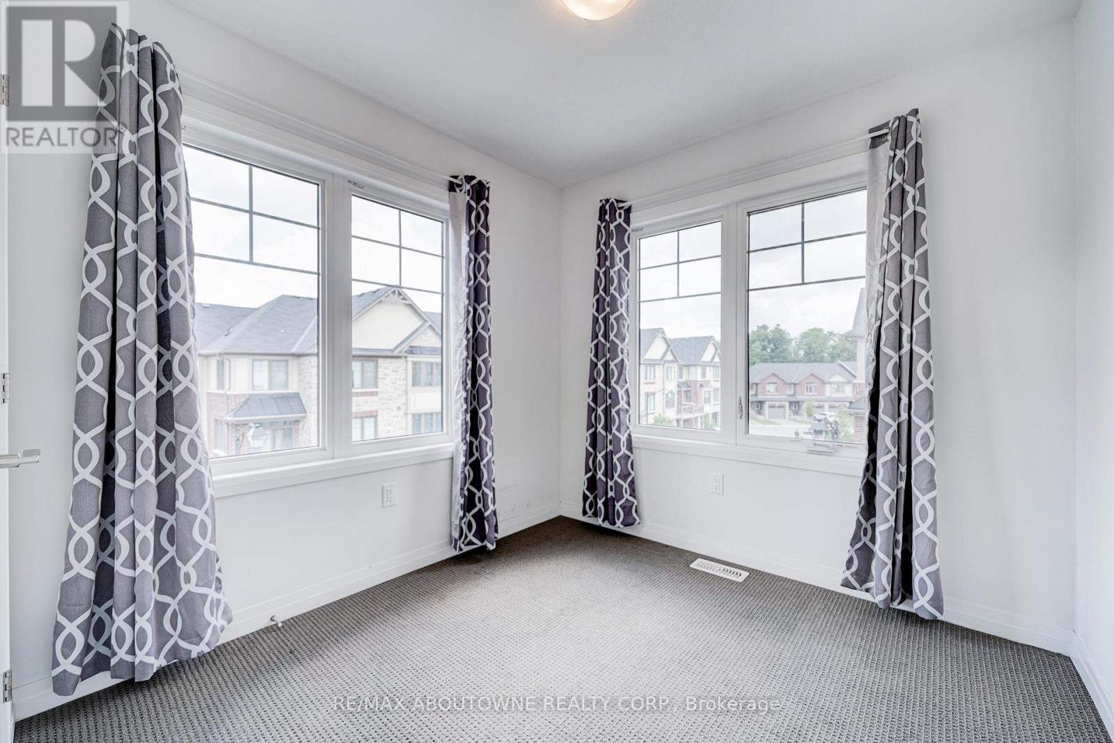 19 Ritchie Lane, Hamilton, ON - Indoor