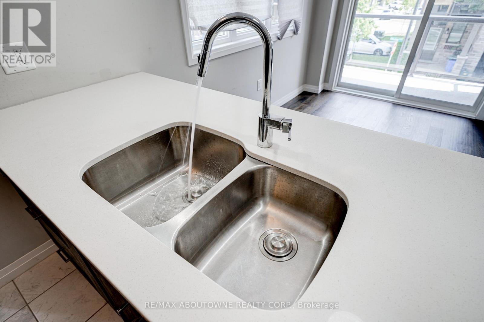 19 Ritchie Lane, Hamilton, ON - Indoor