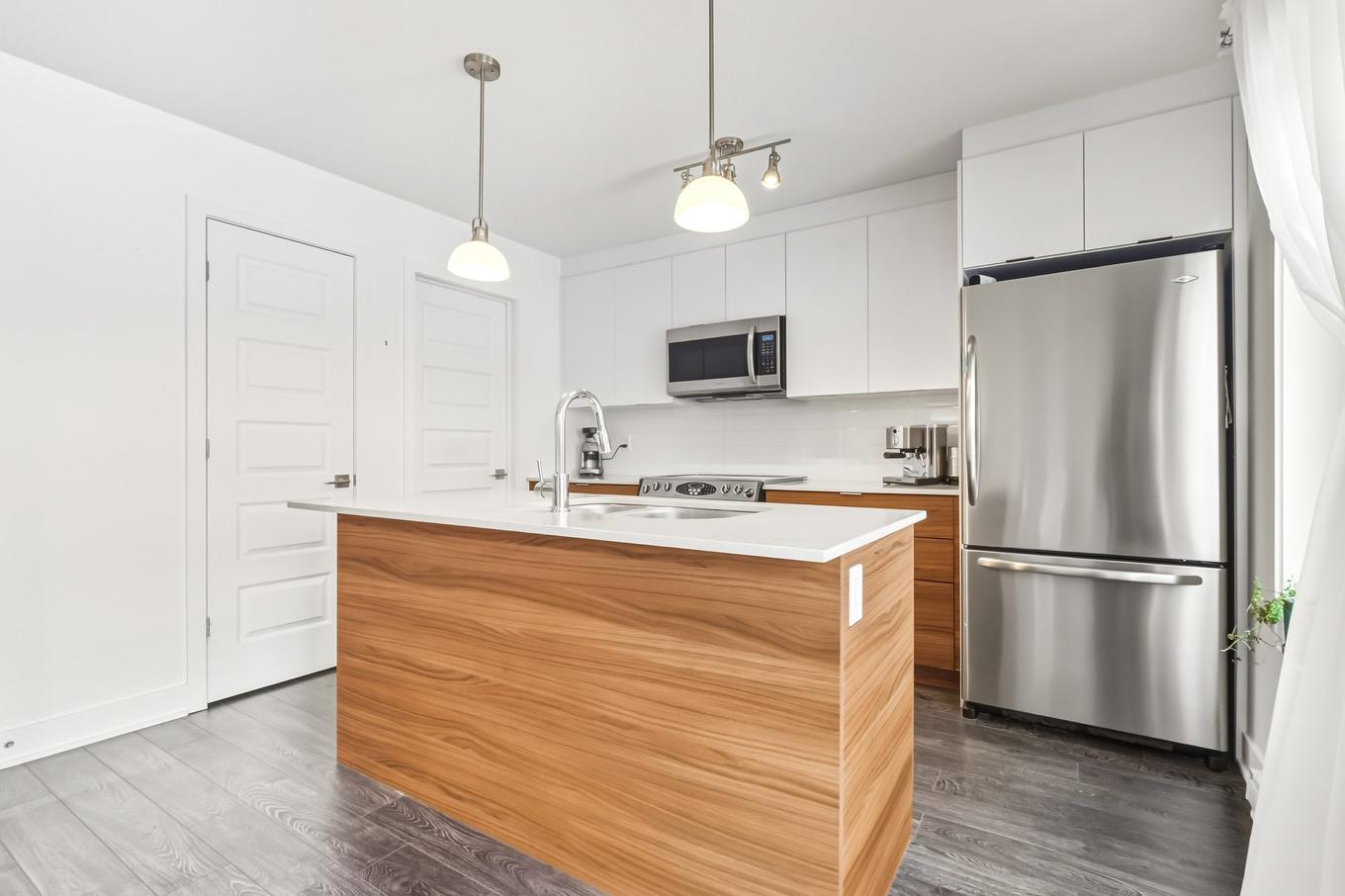 Kitchen - 1752 Rue Louis-Philippe-Hébert, Chambly, QC - Indoor Photo Showing Kitchen