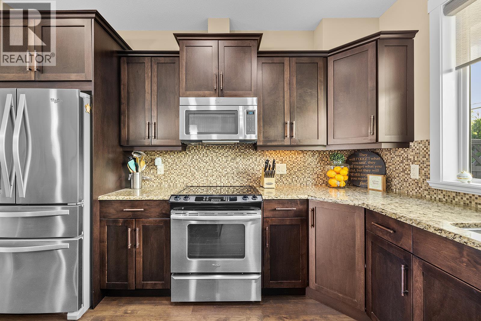3359 Cougar Road Unit# 19, West Kelowna, BC - Indoor Photo Showing Kitchen With Stainless Steel Kitchen With Upgraded Kitchen