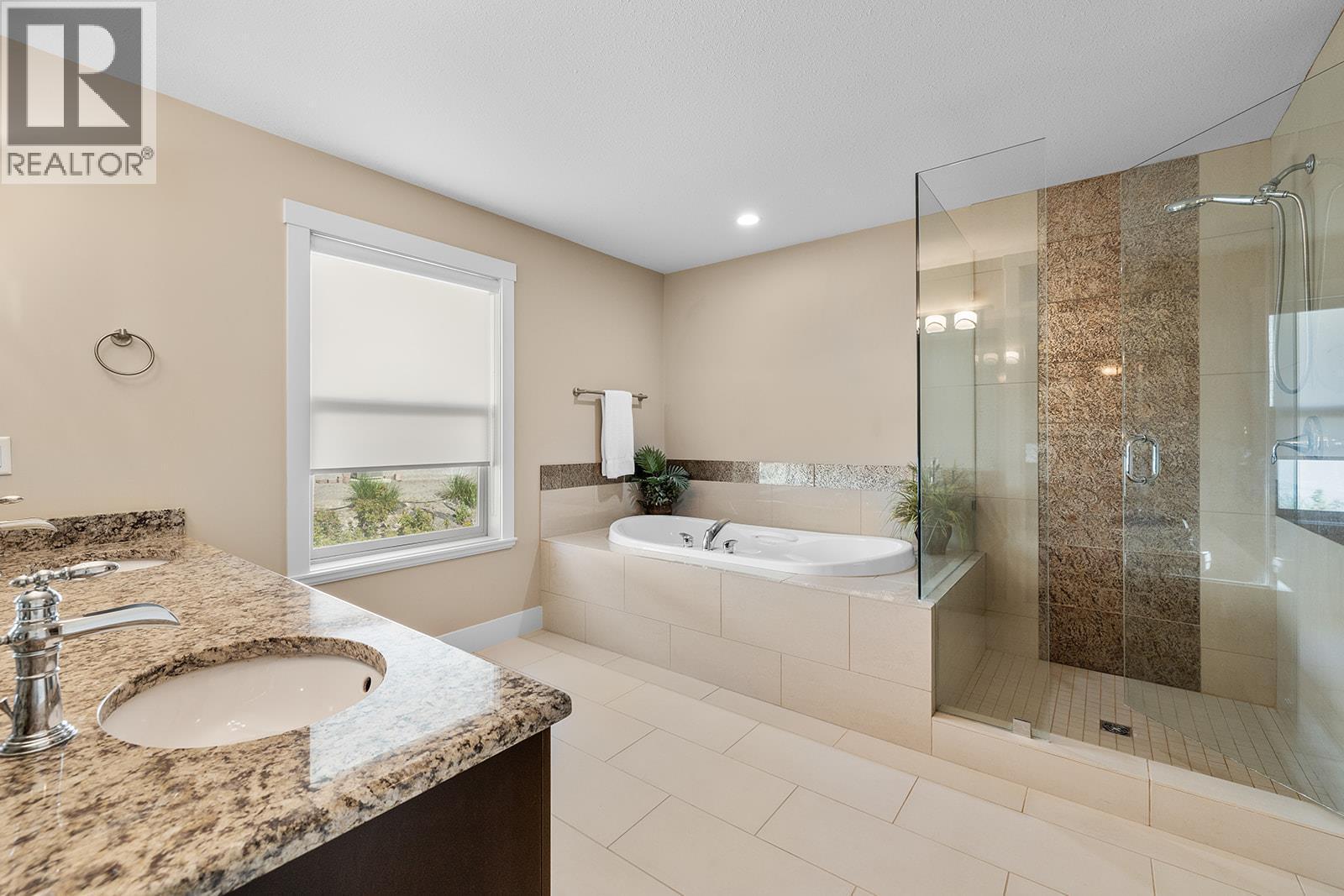 3359 Cougar Road Unit# 19, West Kelowna, BC - Indoor Photo Showing Bathroom