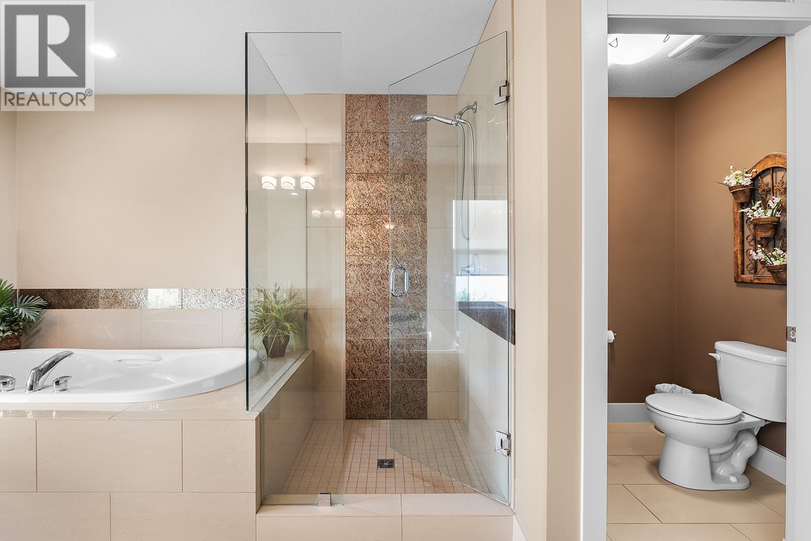 3359 Cougar Road Unit# 19, West Kelowna, BC - Indoor Photo Showing Bathroom