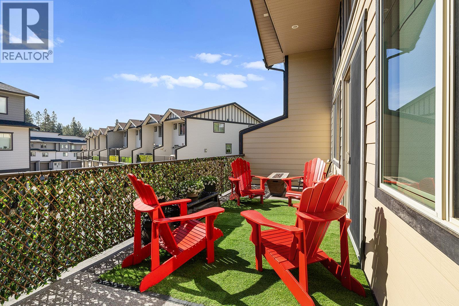 3359 Cougar Road Unit# 19, West Kelowna, BC - Outdoor With Exterior