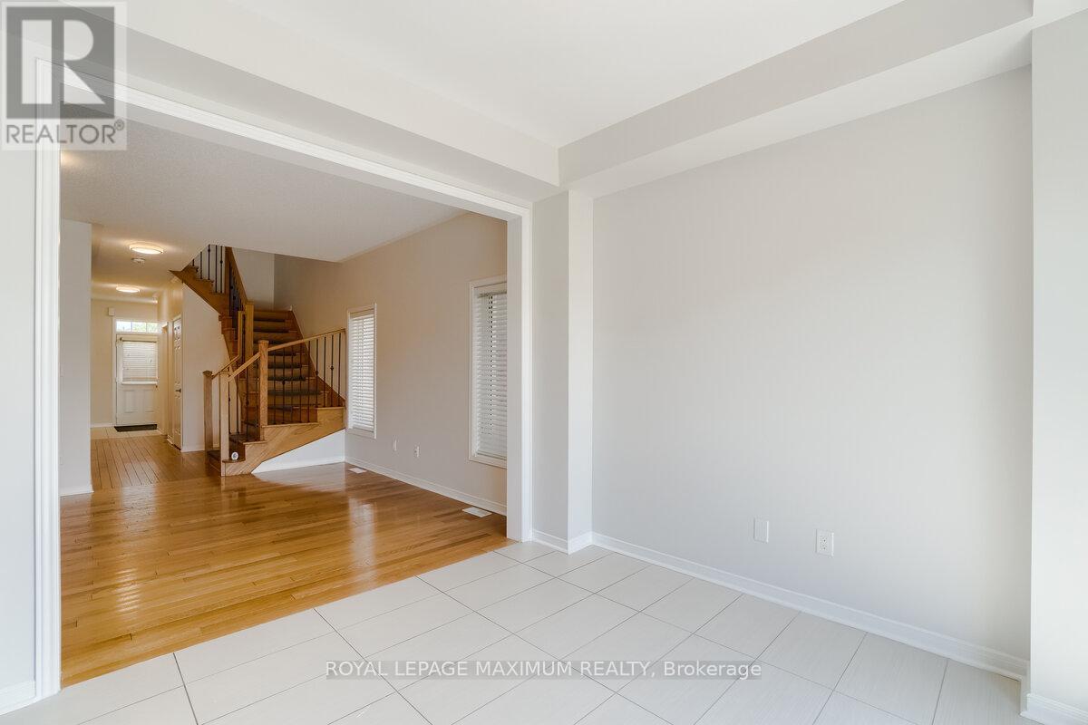 160 Gentile Circle, Vaughan, ON - Indoor Photo Showing Other Room