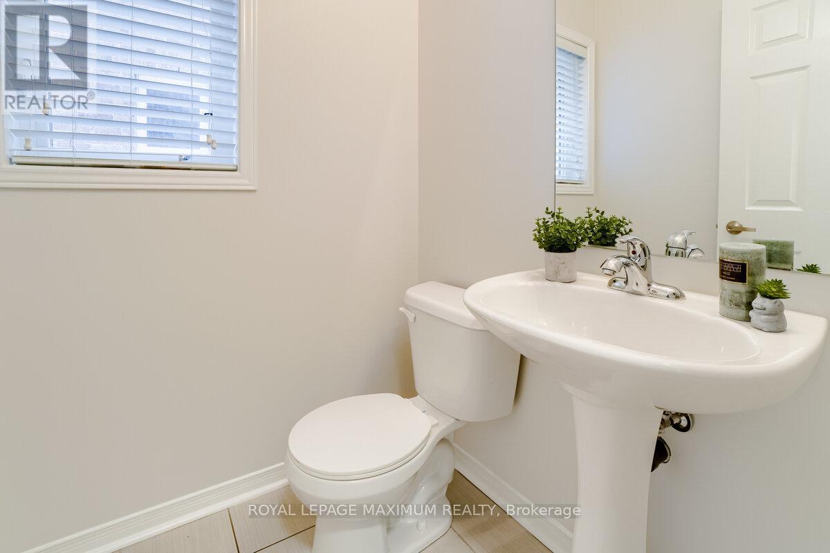 160 Gentile Circle, Vaughan, ON - Indoor Photo Showing Bathroom