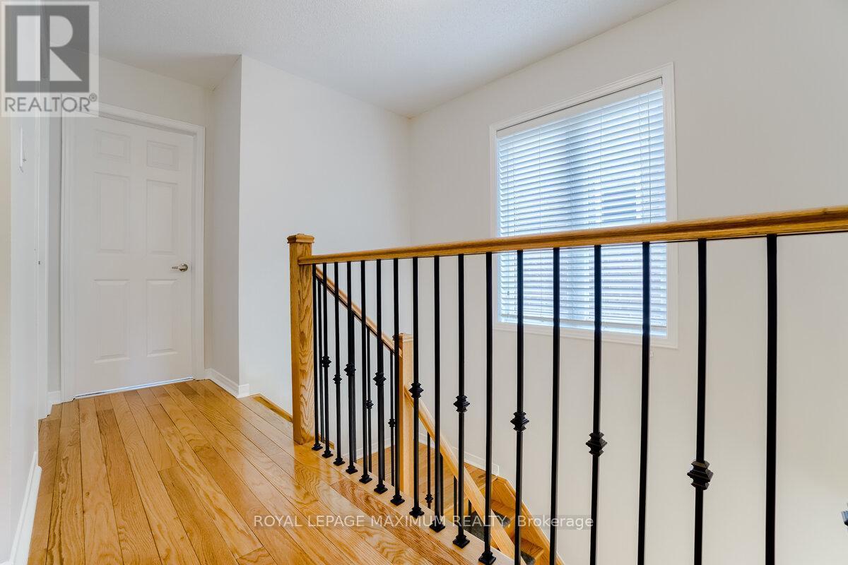 160 Gentile Circle, Vaughan, ON - Indoor Photo Showing Other Room