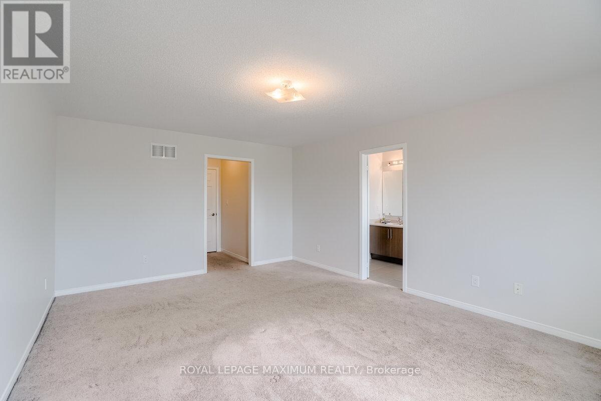 160 Gentile Circle, Vaughan, ON - Indoor Photo Showing Other Room