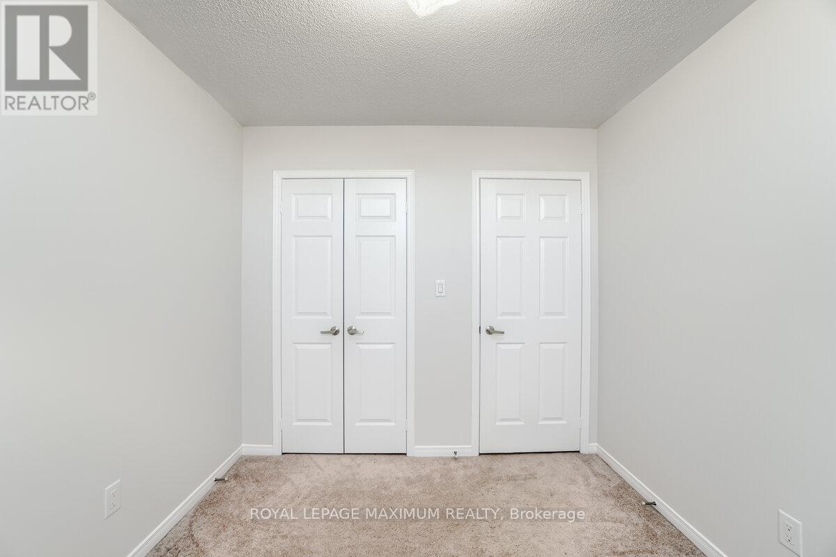 160 Gentile Circle, Vaughan, ON - Indoor Photo Showing Other Room